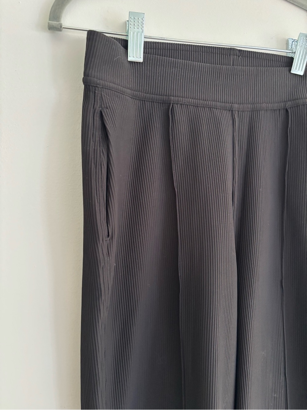 lululemon true black high rise/straight leg ribbed pants